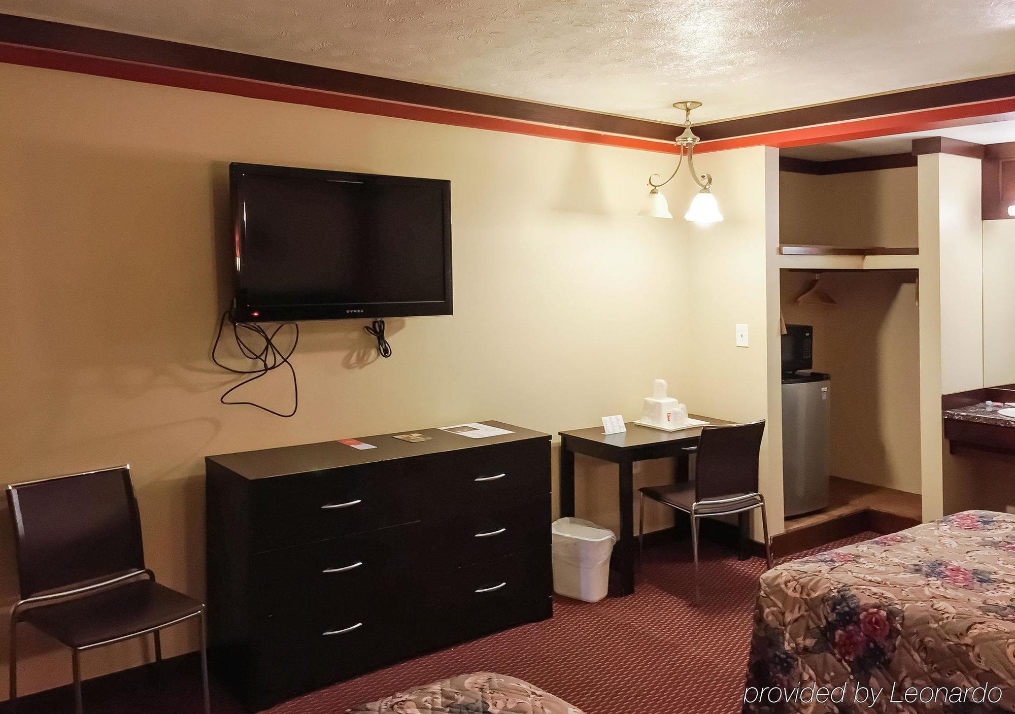 Econo Lodge Warrensville Warrensville Heights 外观 照片